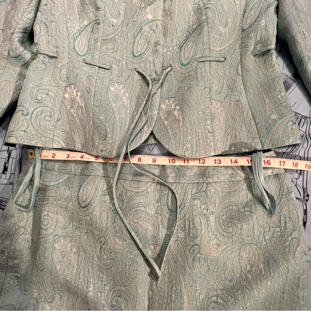 Jones New York Suit - Light Blue Paisley Suit Jacket and Skirt - Size 12 - Picture 10 of 15